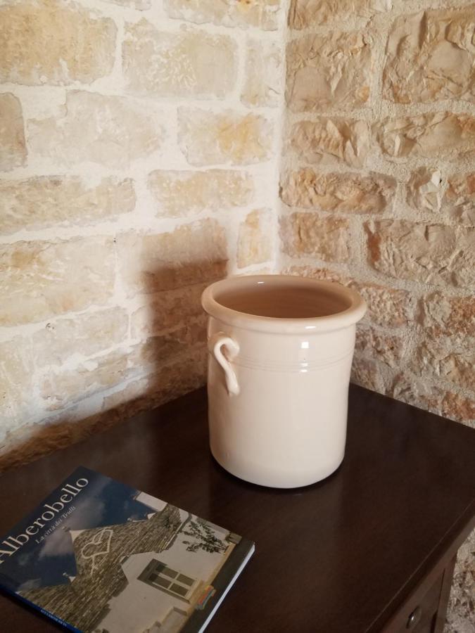 Antico Trullo Immerso Nella Campagna 알베르벨로 외부 사진