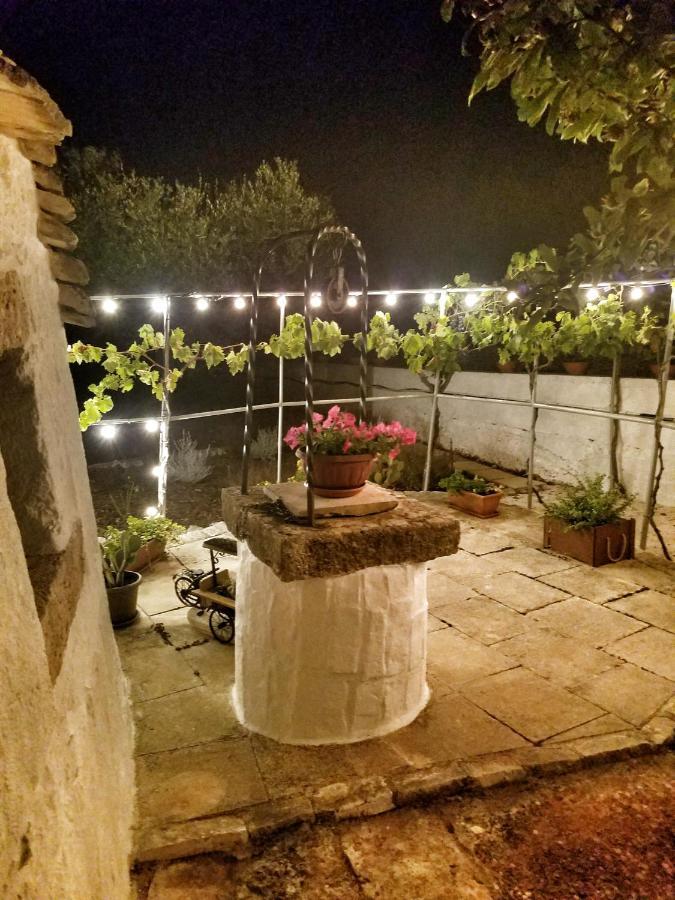 Antico Trullo Immerso Nella Campagna 알베르벨로 외부 사진